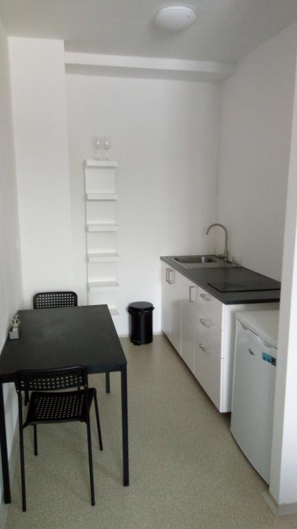 Mari Kiri Penzion Bratislava Luaran gambar