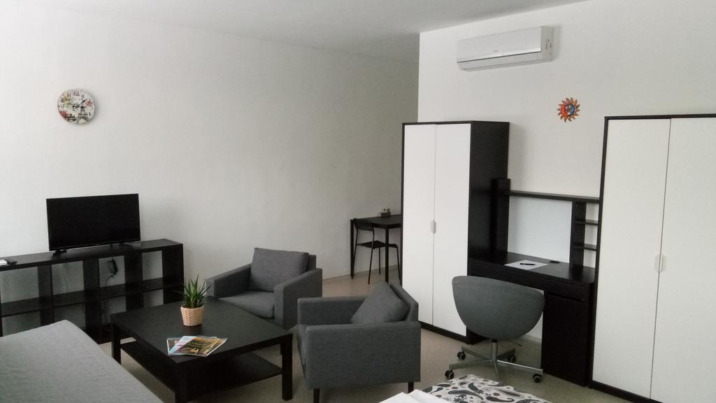 Mari Kiri Penzion Bratislava Luaran gambar