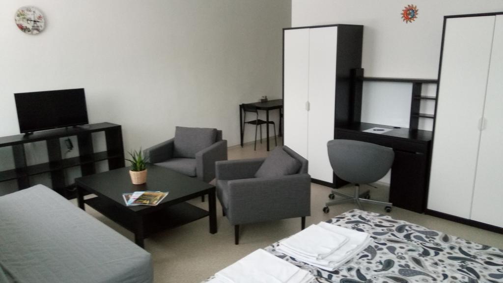 Mari Kiri Penzion Bratislava Luaran gambar